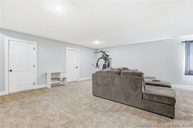 8008 Palermo Trail, Sellersburg, IN 47172