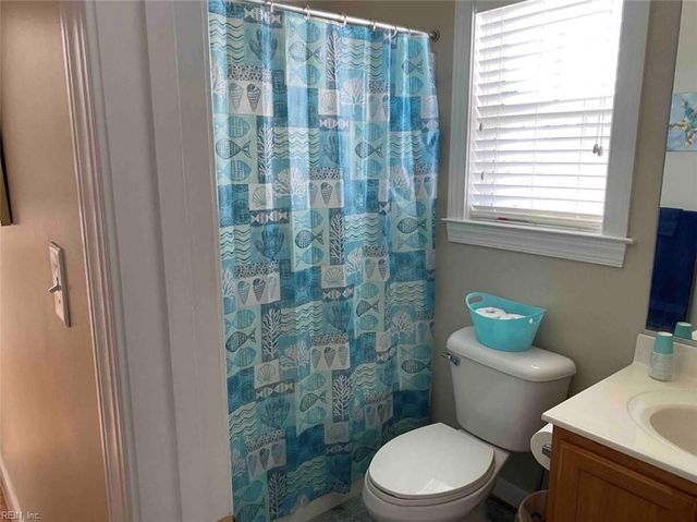 16 Al ST, Hampton, VA 23664