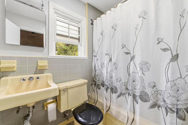 342 Roberts Avenue, Yonkers, NY 10703