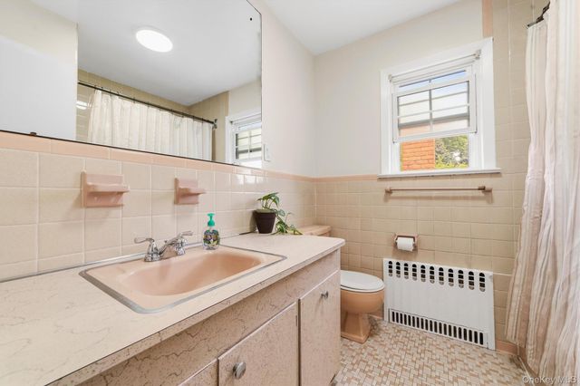 342 Roberts Avenue, Yonkers, NY 10703