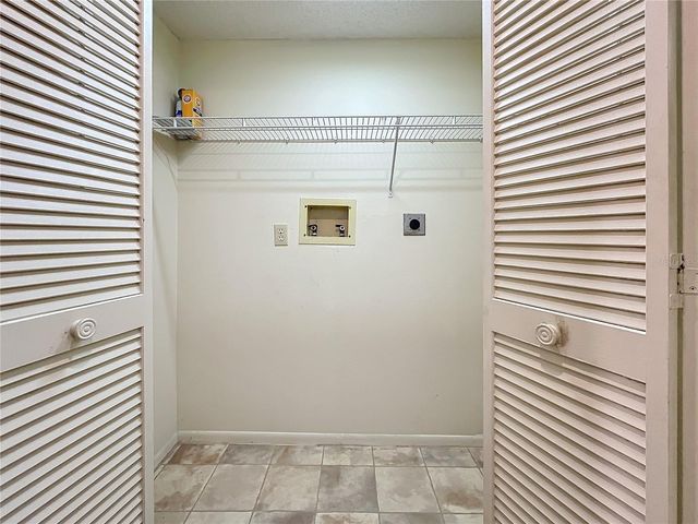 2587 COUNTRYSIDE BOULEVARD 6111, Clearwater, FL 33761