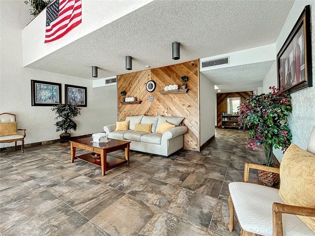 2587 COUNTRYSIDE BOULEVARD 6111, Clearwater, FL 33761