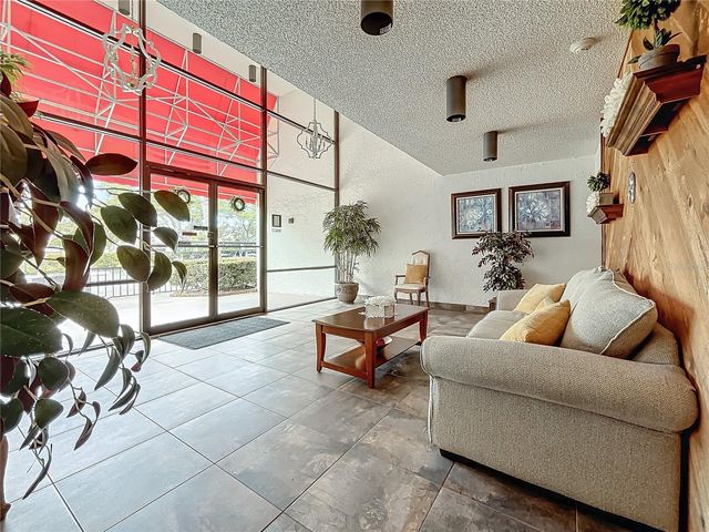 2587 COUNTRYSIDE BOULEVARD 6111, Clearwater, FL 33761