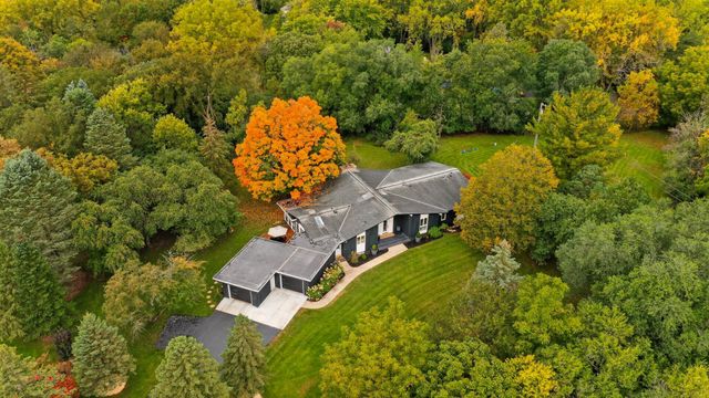 2221 Hillside Lane SW, Rochester, MN 55902