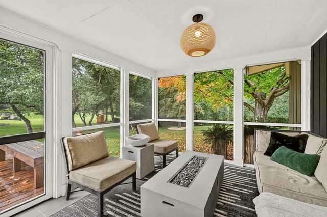 2221 Hillside Lane SW, Rochester, MN 55902