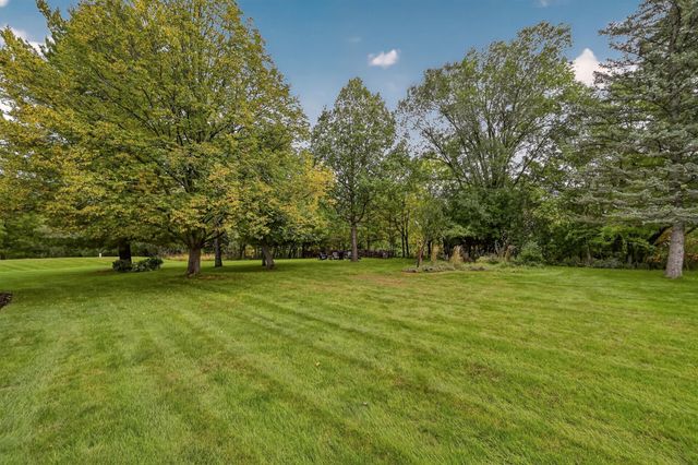 2221 Hillside Lane SW, Rochester, MN 55902
