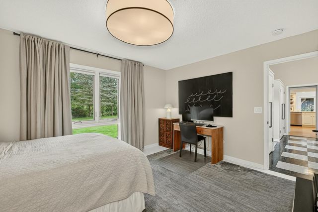 2221 Hillside Lane SW, Rochester, MN 55902