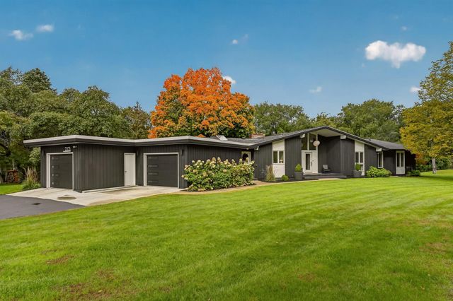 2221 Hillside Lane SW, Rochester, MN 55902