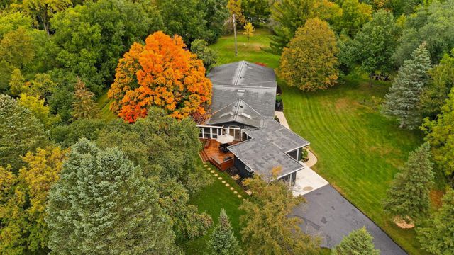 2221 Hillside Lane SW, Rochester, MN 55902