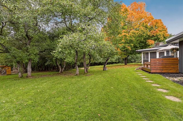 2221 Hillside Lane SW, Rochester, MN 55902