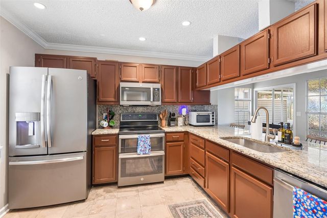 6910 LAKE PLACE COURT, Tampa, FL 33634
