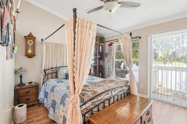 6910 LAKE PLACE COURT, Tampa, FL 33634