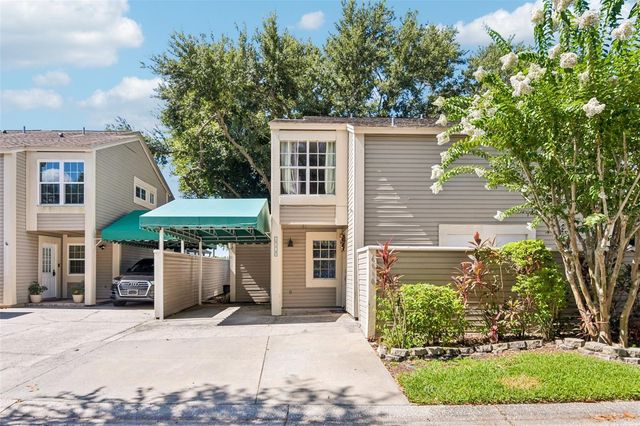 6910 LAKE PLACE COURT, Tampa, FL 33634