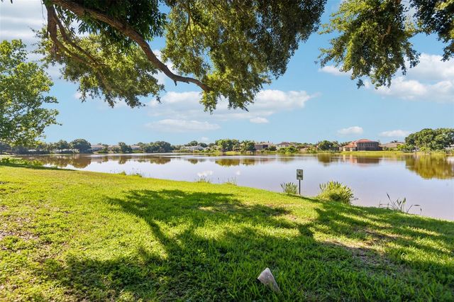 6910 LAKE PLACE COURT, Tampa, FL 33634