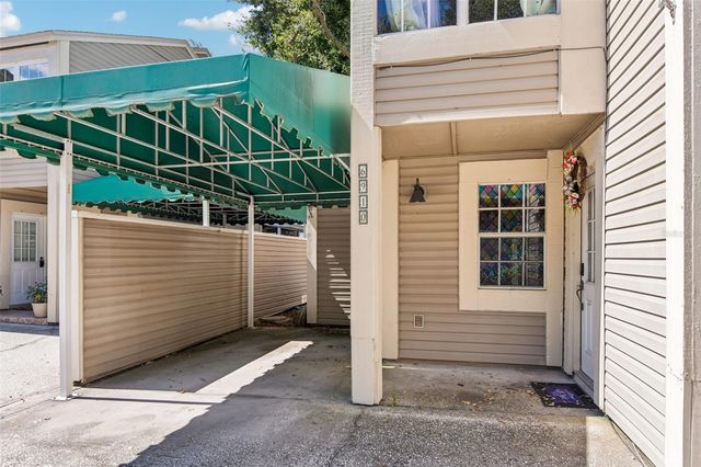 6910 LAKE PLACE COURT, Tampa, FL 33634