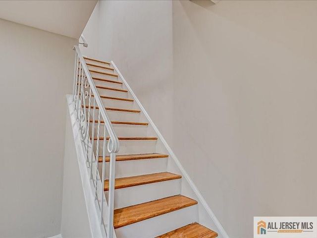 11 Hyde Avenue, Iselin, NJ 08830