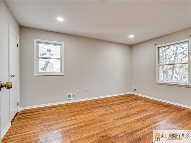 11 Hyde Avenue, Iselin, NJ 08830