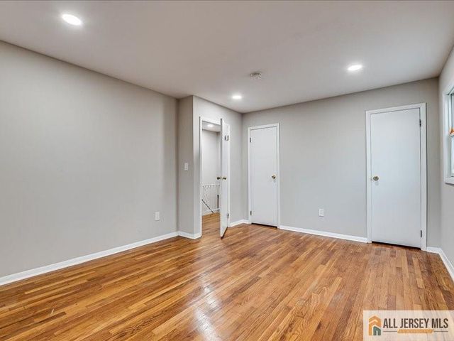 11 Hyde Avenue, Iselin, NJ 08830