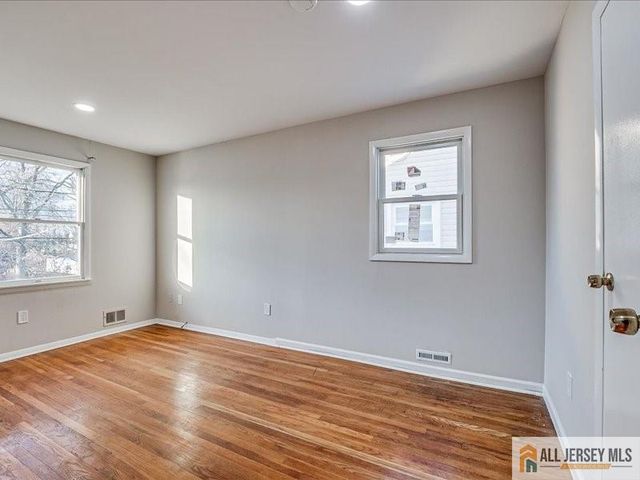 11 Hyde Avenue, Iselin, NJ 08830