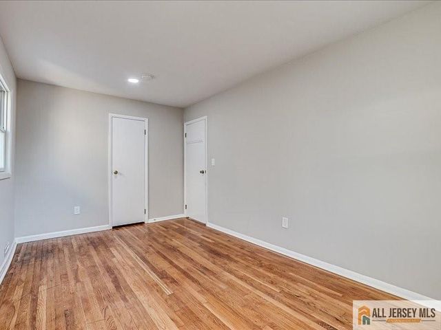 11 Hyde Avenue, Iselin, NJ 08830