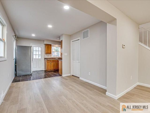 11 Hyde Avenue, Iselin, NJ 08830