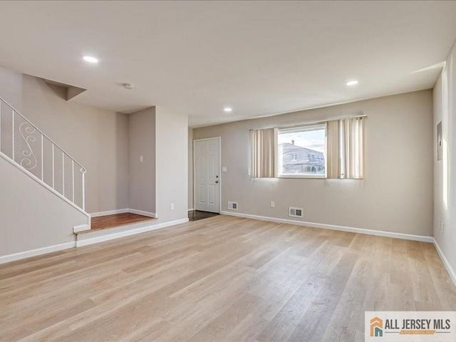 11 Hyde Avenue, Iselin, NJ 08830