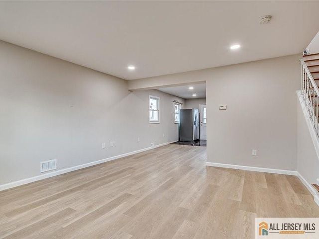 11 Hyde Avenue, Iselin, NJ 08830