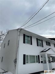 11 Hyde Avenue, Iselin, NJ 08830