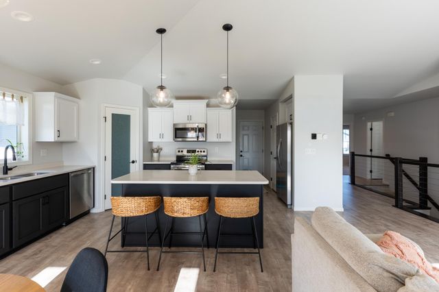 10174 Burgundy Drive, Horace, ND 58047