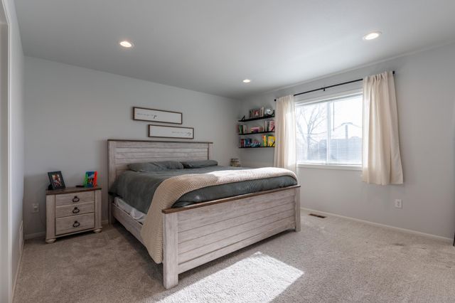 10174 Burgundy Drive, Horace, ND 58047