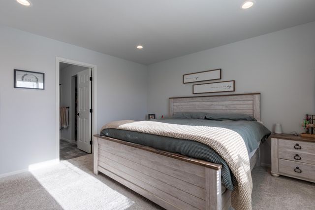 10174 Burgundy Drive, Horace, ND 58047