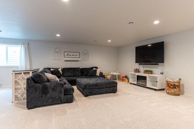 10174 Burgundy Drive, Horace, ND 58047