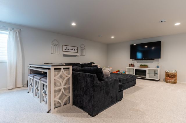 10174 Burgundy Drive, Horace, ND 58047