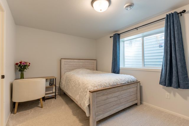 10174 Burgundy Drive, Horace, ND 58047