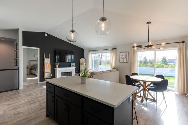 10174 Burgundy Drive, Horace, ND 58047