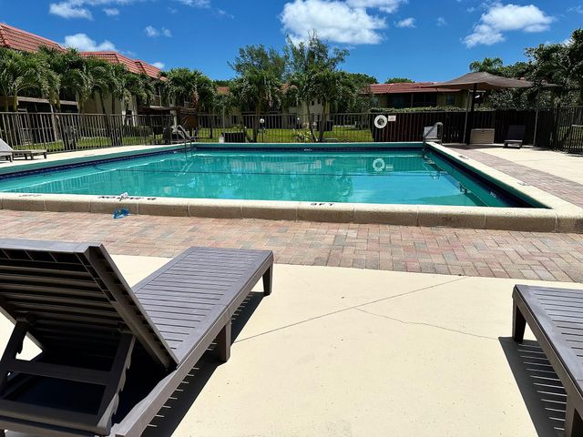 21904 Lake Forest Circle 101, Boca Raton, FL 33433