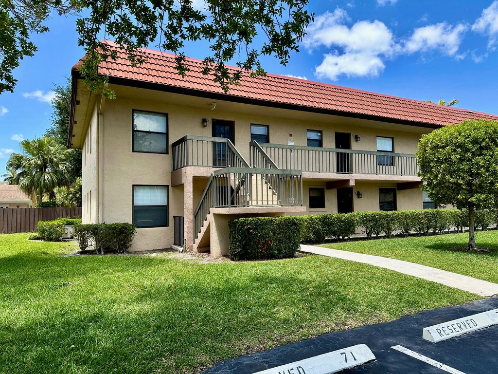 21904 Lake Forest Circle 101, Boca Raton, FL 33433
