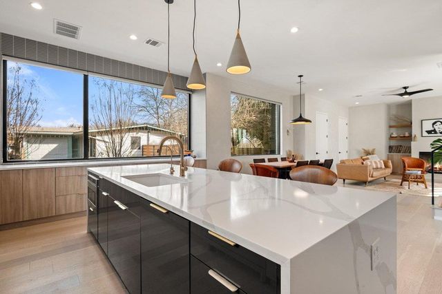 4717 Mount Vernon DR A, Austin, TX 78745