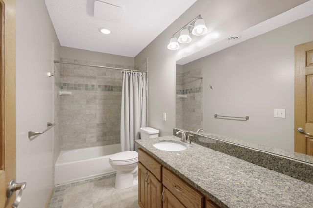 6505 Kneafsey Street SE, Prior Lake, MN 55372