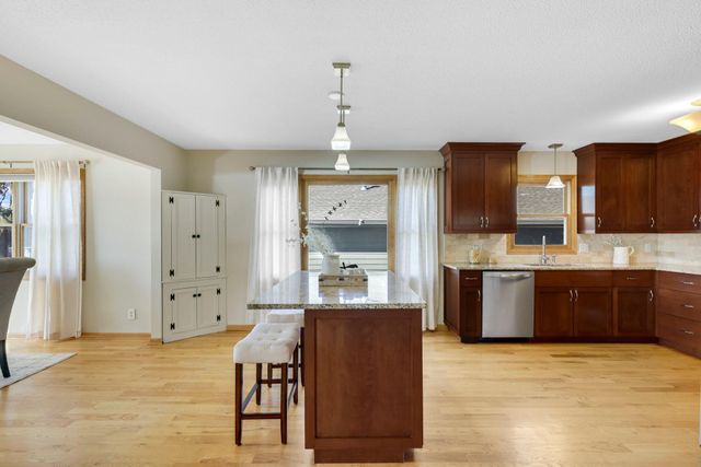 6505 Kneafsey Street SE, Prior Lake, MN 55372