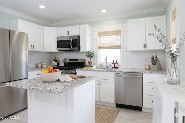 2 Orford Street, Colonie, NY 12205