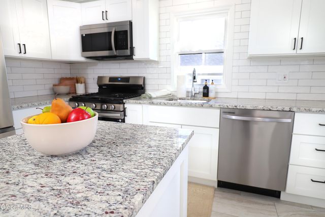 2 Orford Street, Colonie, NY 12205