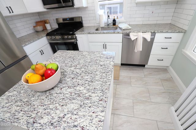 2 Orford Street, Colonie, NY 12205