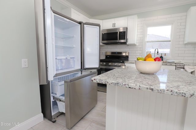 2 Orford Street, Colonie, NY 12205