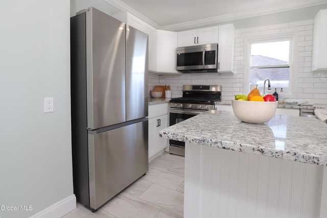 2 Orford Street, Colonie, NY 12205