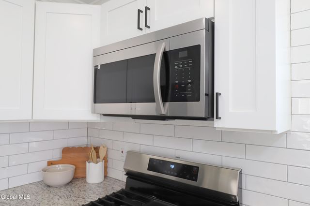 2 Orford Street, Colonie, NY 12205