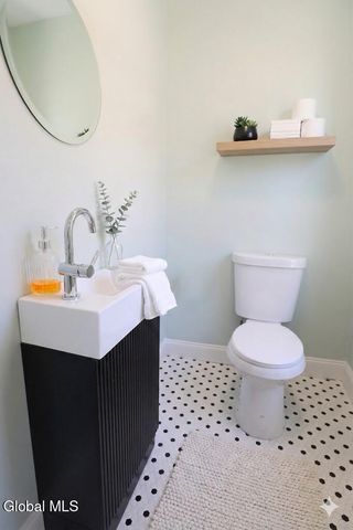 2 Orford Street, Colonie, NY 12205