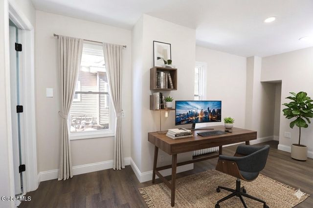 2 Orford Street, Colonie, NY 12205