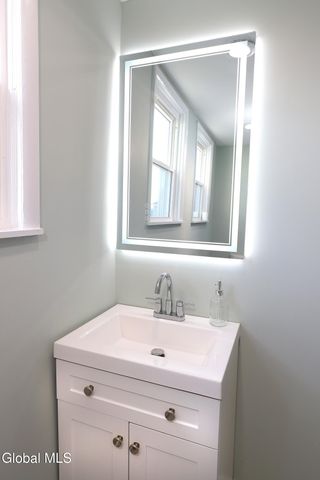 2 Orford Street, Colonie, NY 12205