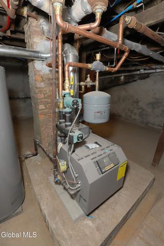 2 Orford Street, Colonie, NY 12205